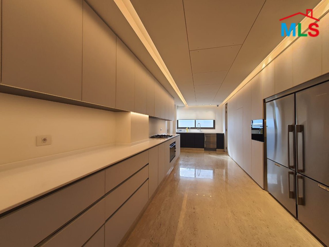 Fully-Furnished & Decorated Penthouse with a Private Pool For Sale in Adma