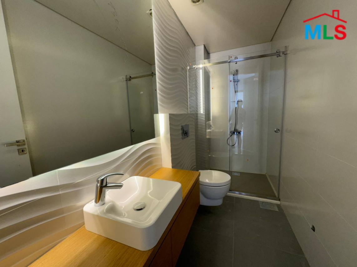 Luxurious High-End Finishing Apartment With Terrace for Sale In Monteverde