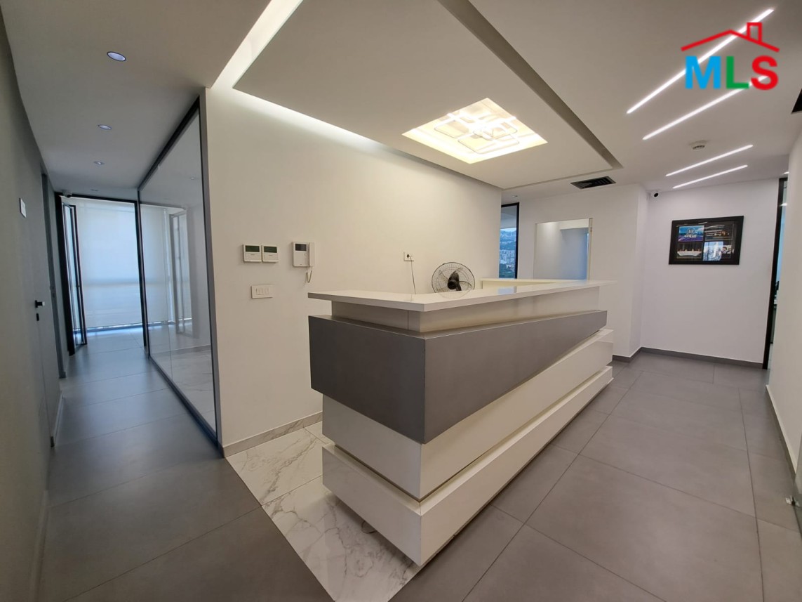 Spacious Decorated Office For Sale In A High-End Tower In Sin Fil - 24/7 Elct.