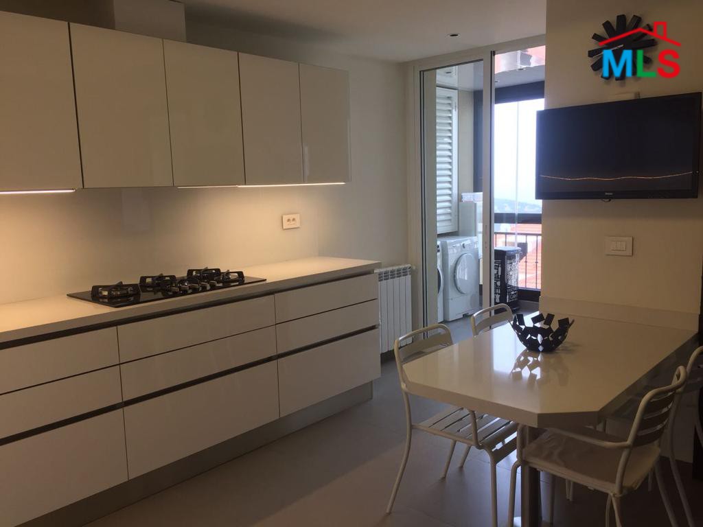 Luxurious Apartment With A Panoramic Seaview For Sale in Beit Misk