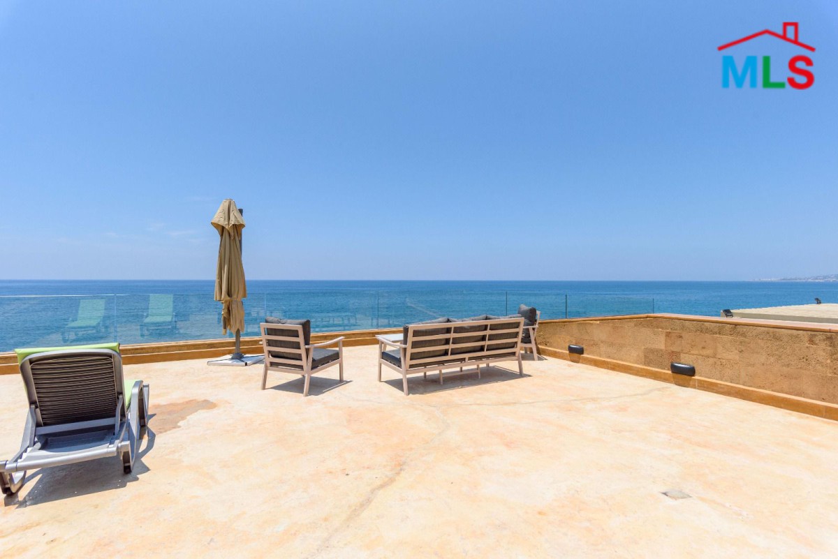 High-End Villa for Sale in Halat